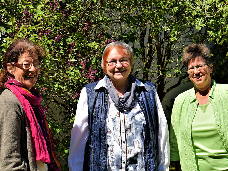 Die Ansprechpartnerinnen der FreiwilligenAgentur Gabriela Stiehl, Angelika Lausser und Sabine Höpp (von links nach rechts) haben beschlossen den „Marktplatz“ in diesem Jahr in virtueller Form abzuhalten. Foto: FreiwilligenAgentur Knotenpunkt